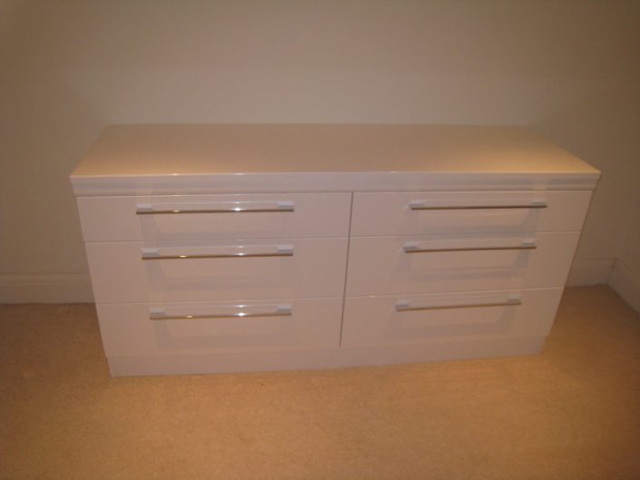 Made to measure bedroom furniture